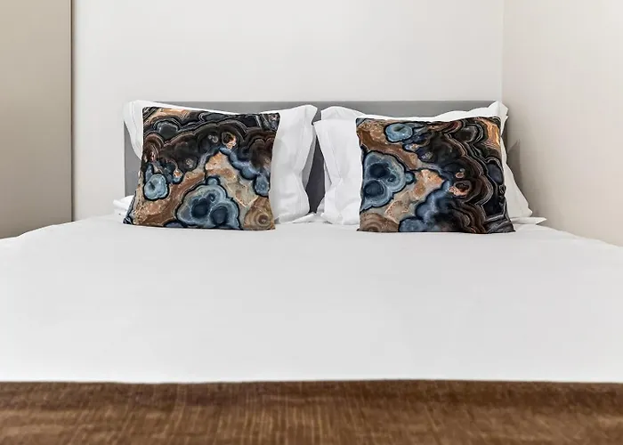 Minimalist In Apartment *